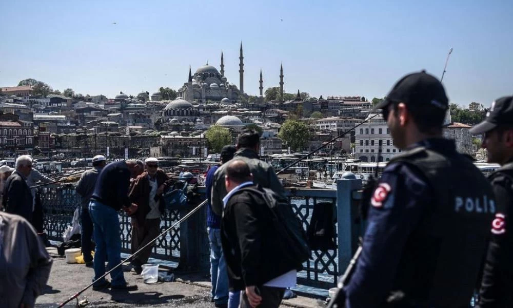 "Εφιάλτης" για τον Ερντογάν οι "εσωτερικές αναταραχές" - Υπερεξοπλίζει αστυνομία & οπαδούς του